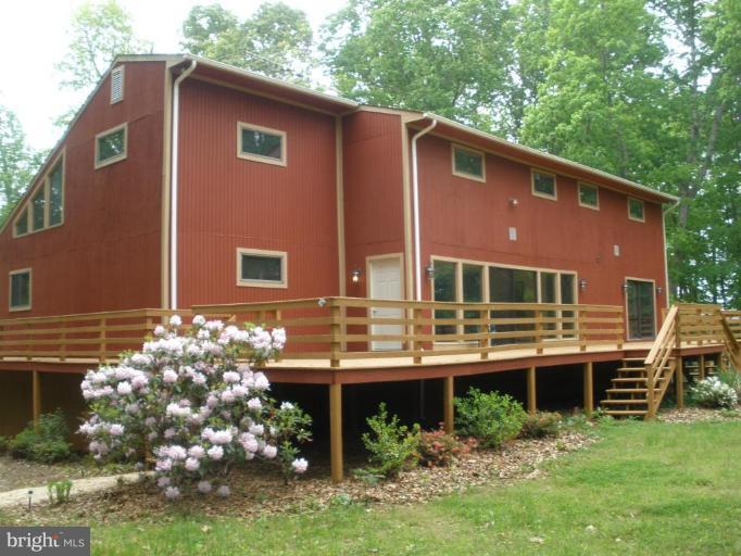 12585 Hunt Road Culpeper, VA 22701 - Photo 4 of 20 FRONT DECK