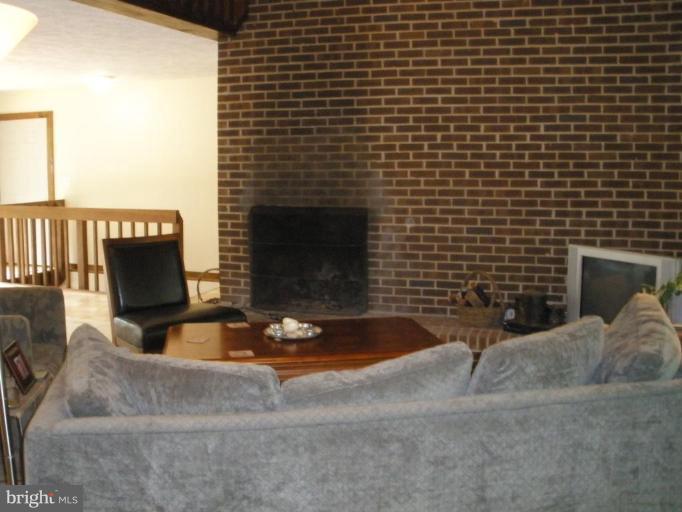 12585 Hunt Road Culpeper, VA 22701 - Photo 7 of 20 VAULTED,2 STORY CEILING