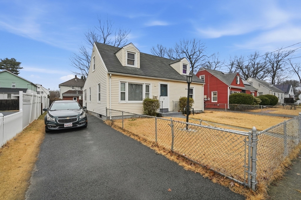 52 Haumont Terrace Springfield, MA 01104 - Photo 18 of 28
