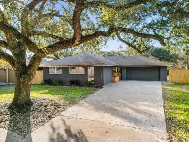 $329,900 | 11106 Huggins Drive, Houston, TX 77035