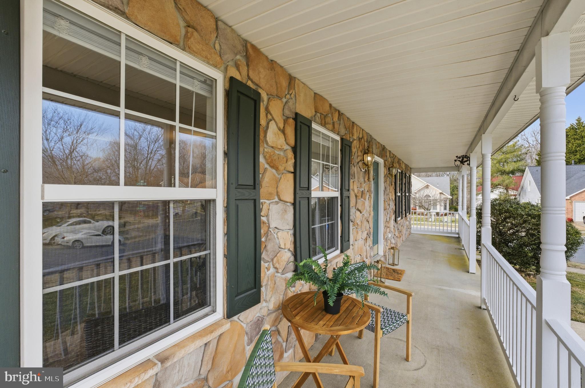 807 Eastern Point Road Annapolis, MD 21401 - Photo 4 of 69