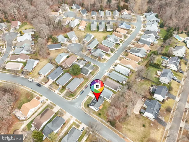 a view of a dinning table and chairs in the patio
