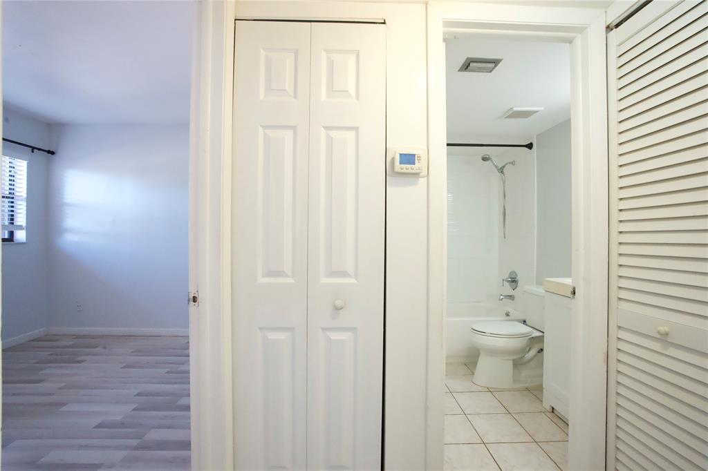 3400 Foxcroft Road, Unit 310 Miramar, FL 33025 - Photo 5 of 26