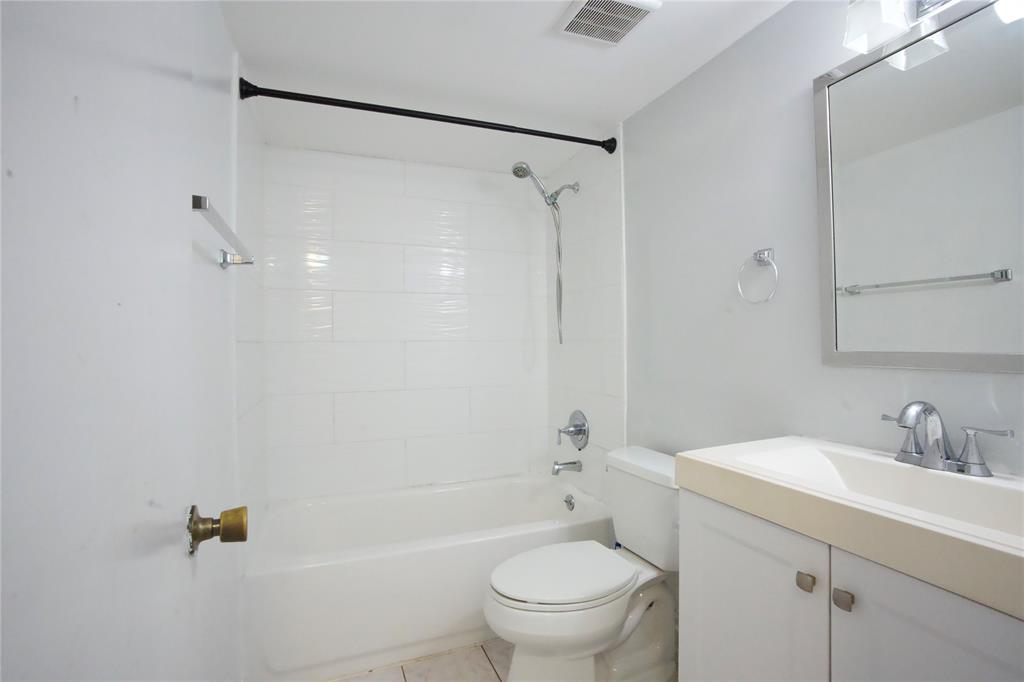 3400 Foxcroft Road, Unit 310 Miramar, FL 33025 - Photo 6 of 26