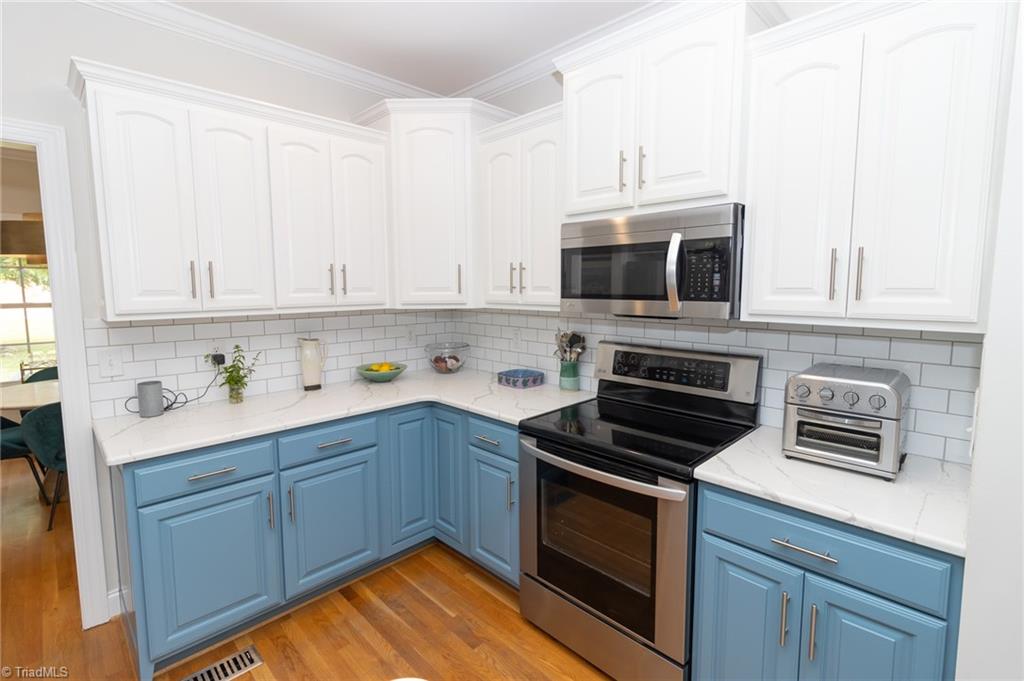 961 Griffin Road Stokesdale, NC 27357 - Photo 9 of 50 Kitchen