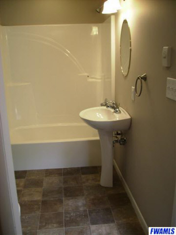 5911 East Hills Road Fort Wayne, IN 46804 - Photo 13 of 20 Gallery Image 13