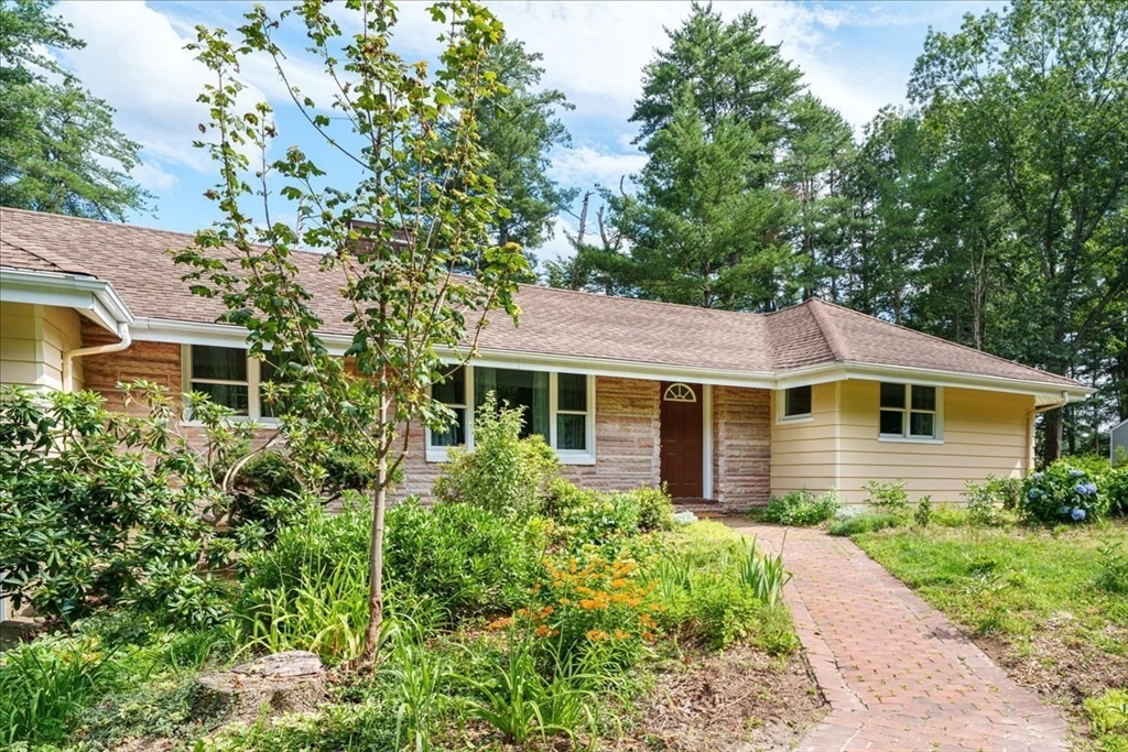 13 Shore Avenue Maynard, MA 01754 - Photo 1 of 23