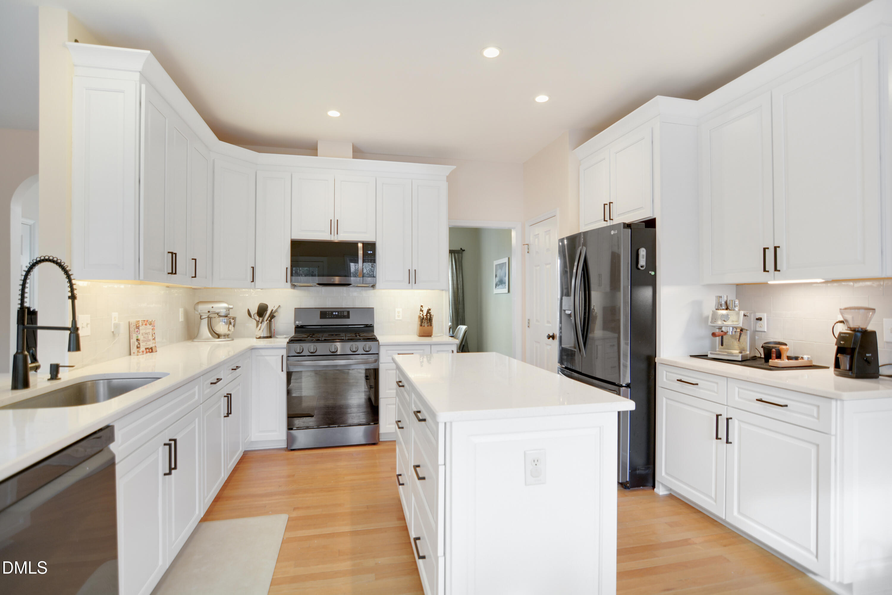 5309 Antebellum Road Raleigh, NC 27606 - Photo 12 of 31 07