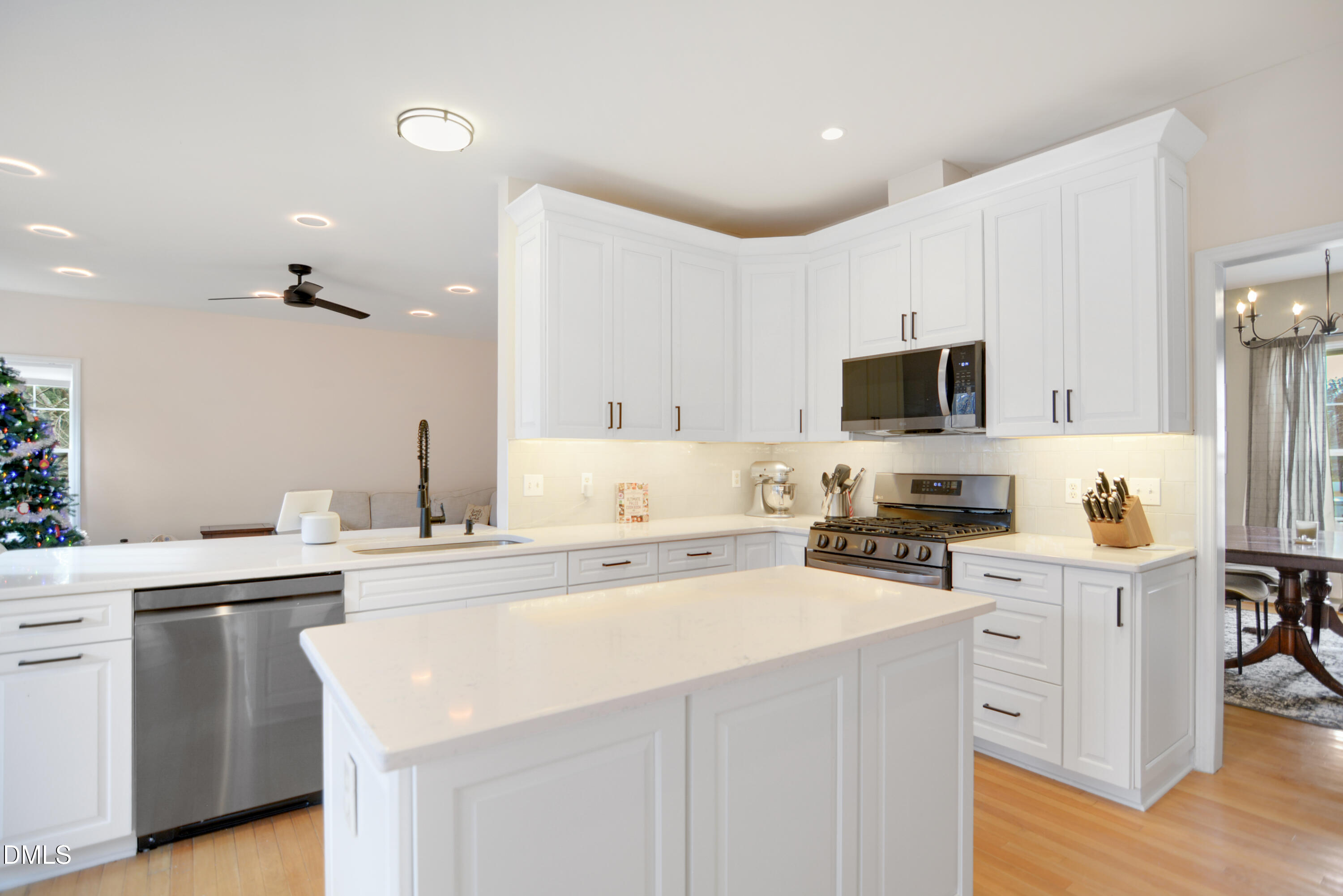 5309 Antebellum Road Raleigh, NC 27606 - Photo 13 of 31 08