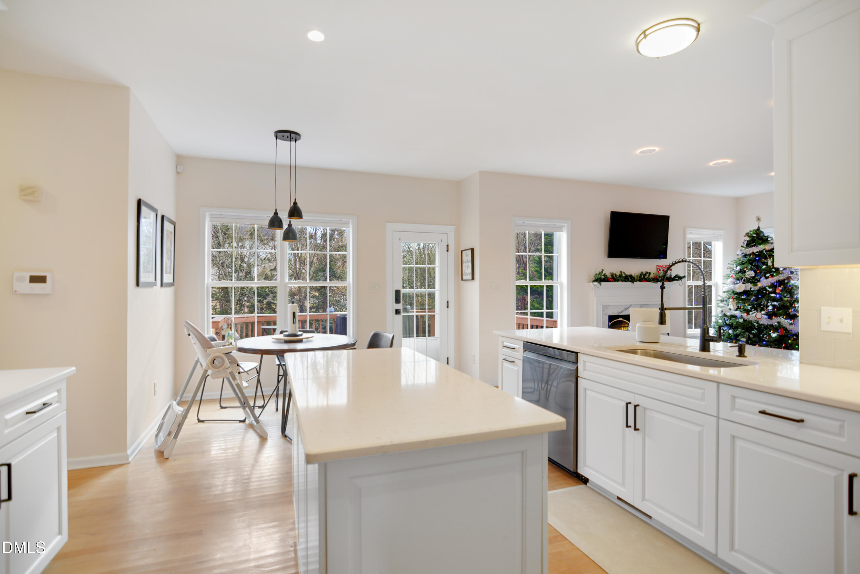 5309 Antebellum Road Raleigh, NC 27606 - Photo 14 of 31 09