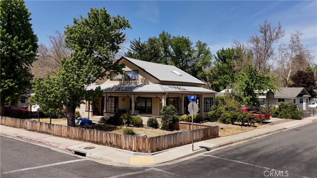 602 Lane Street Yreka, CA 96097 - Photo 1 of 48