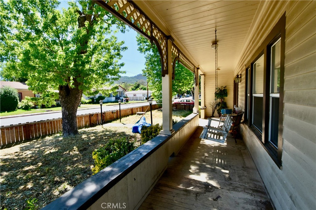 602 Lane Street Yreka, CA 96097 - Photo 9 of 48