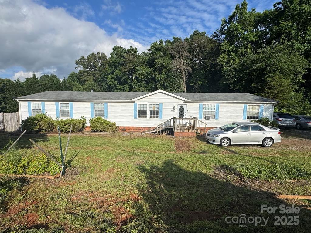 2194 Sterling Ridge Drive Newton, NC 28658 - Photo 2 of 26