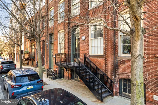 $389,500 | 214 New Street, Unit C, Philadelphia, PA 19106