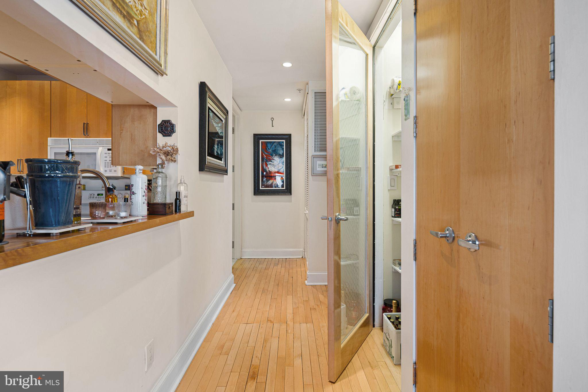 214 New Street, Unit C Philadelphia, PA 19106 - Photo 6 of 29 a view of a bathroom from the hallway