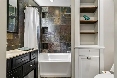 $275,000 | 16 Labarre Place, Jefferson, LA 70121