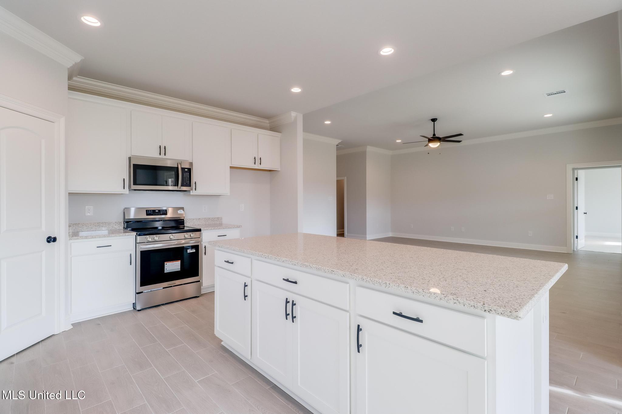 15216 High Point Drive Gulfport, MS 39503 - Photo 7 of 25 IMG_9680-Edit