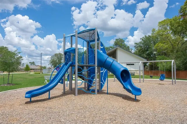 $2,400 | 13119 Everpine Trail, Tomball, TX 77375