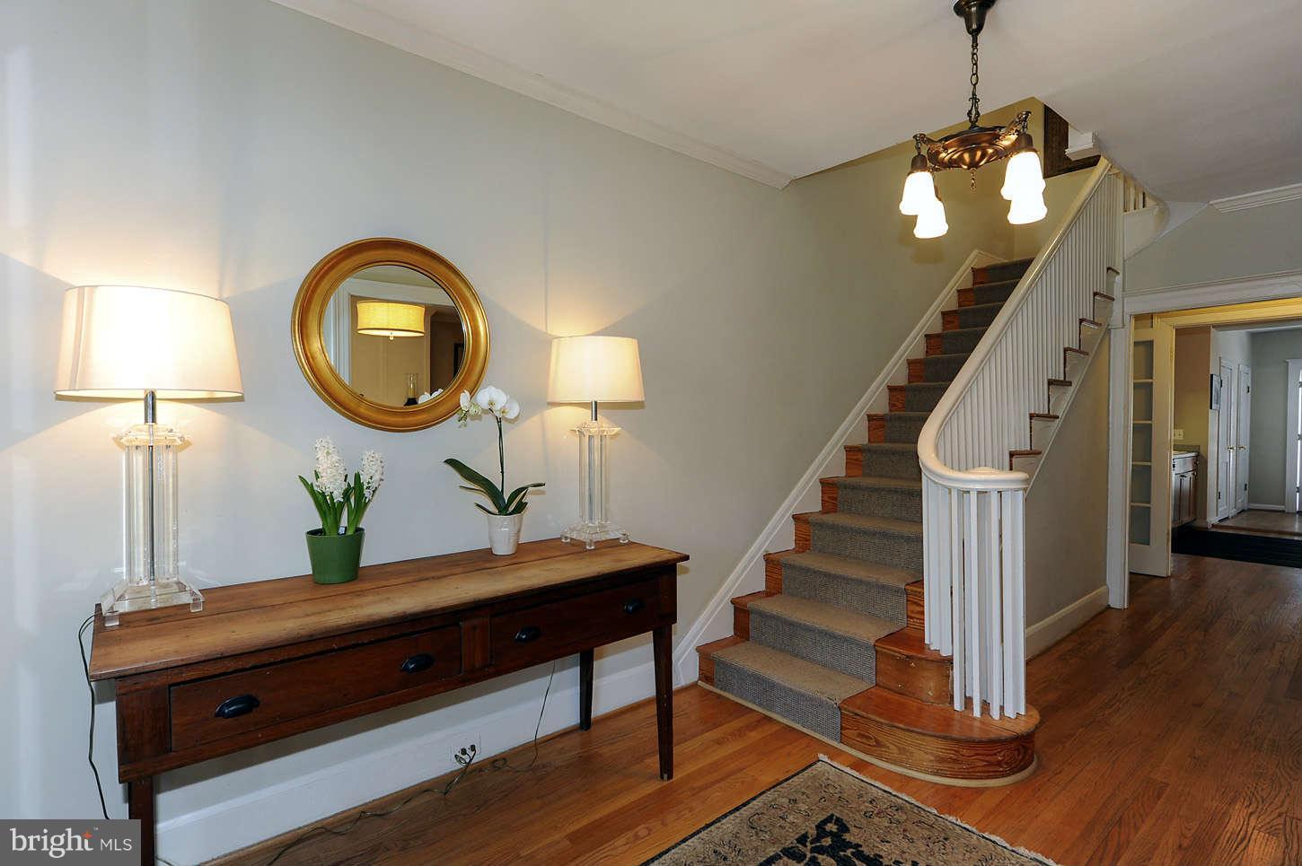 2011 Klingle Road Northwest Washington, DC 20010 - Photo 4 of 24 Interior (General)