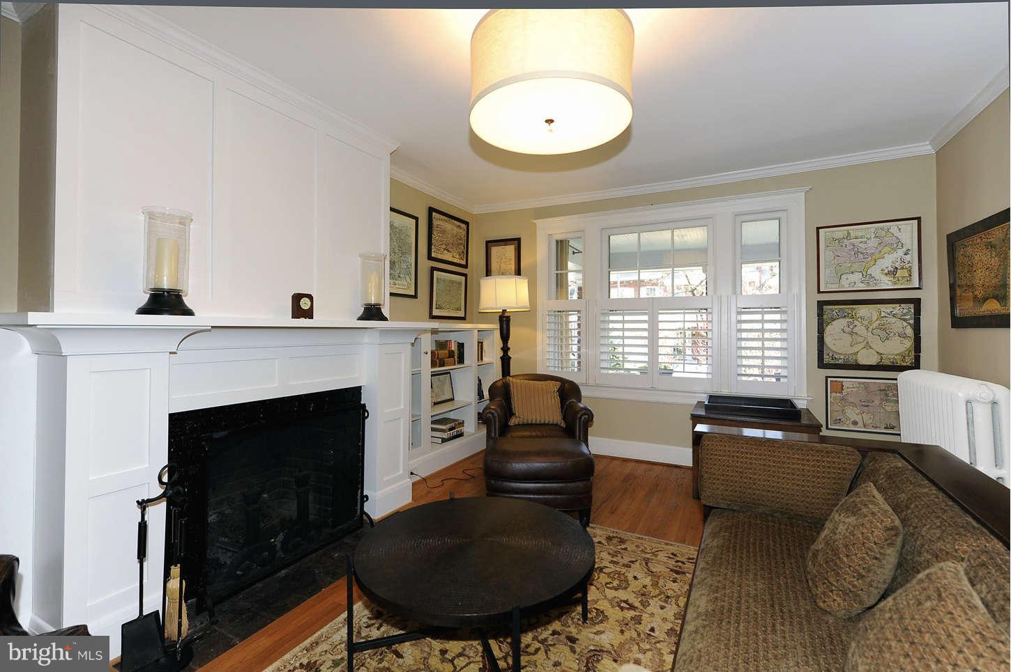 2011 Klingle Road Northwest Washington, DC 20010 - Photo 5 of 24 Living Room