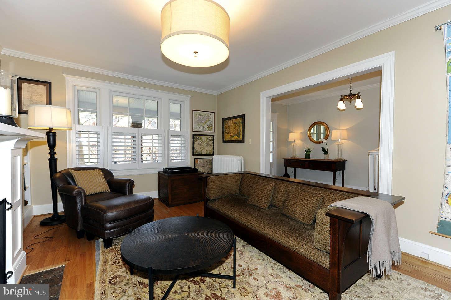 2011 Klingle Road Northwest Washington, DC 20010 - Photo 6 of 24 Living Room