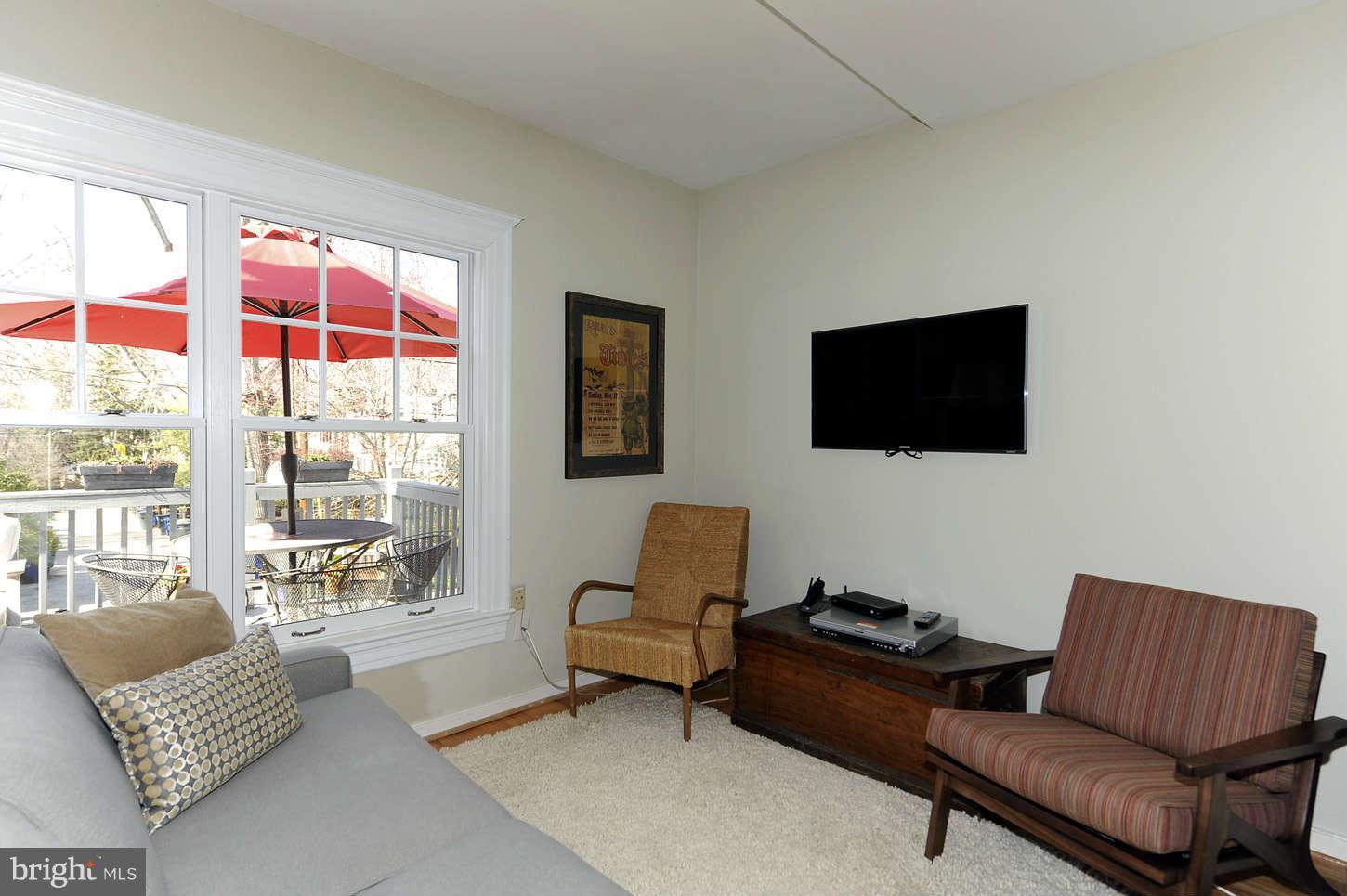 2011 Klingle Road Northwest Washington, DC 20010 - Photo 9 of 24 Family Room