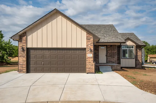 $289,900 | 1634 South Smithmoor Street, Wichita, KS 67207
