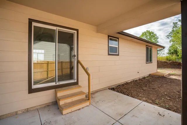 $289,900 | 1634 South Smithmoor Street, Wichita, KS 67207