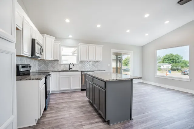 $289,900 | 1634 South Smithmoor Street, Wichita, KS 67207