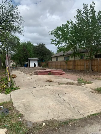 $45,000 | 405 Frio City Road, San Antonio, TX 78207