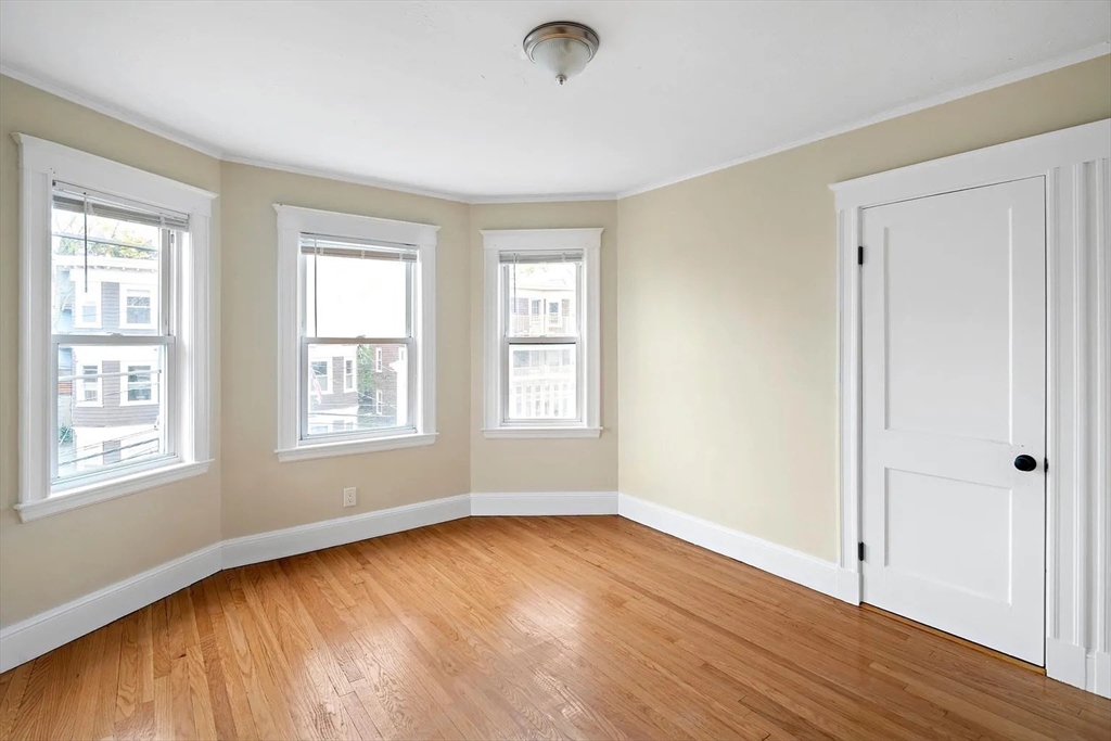 23 Thelma Road, Unit 3 Boston, MA 02122 - Photo 6 of 20