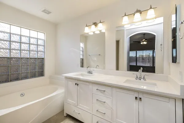 $2,685 | 1233 South Colonial Drive, Gilbert, AZ 85296