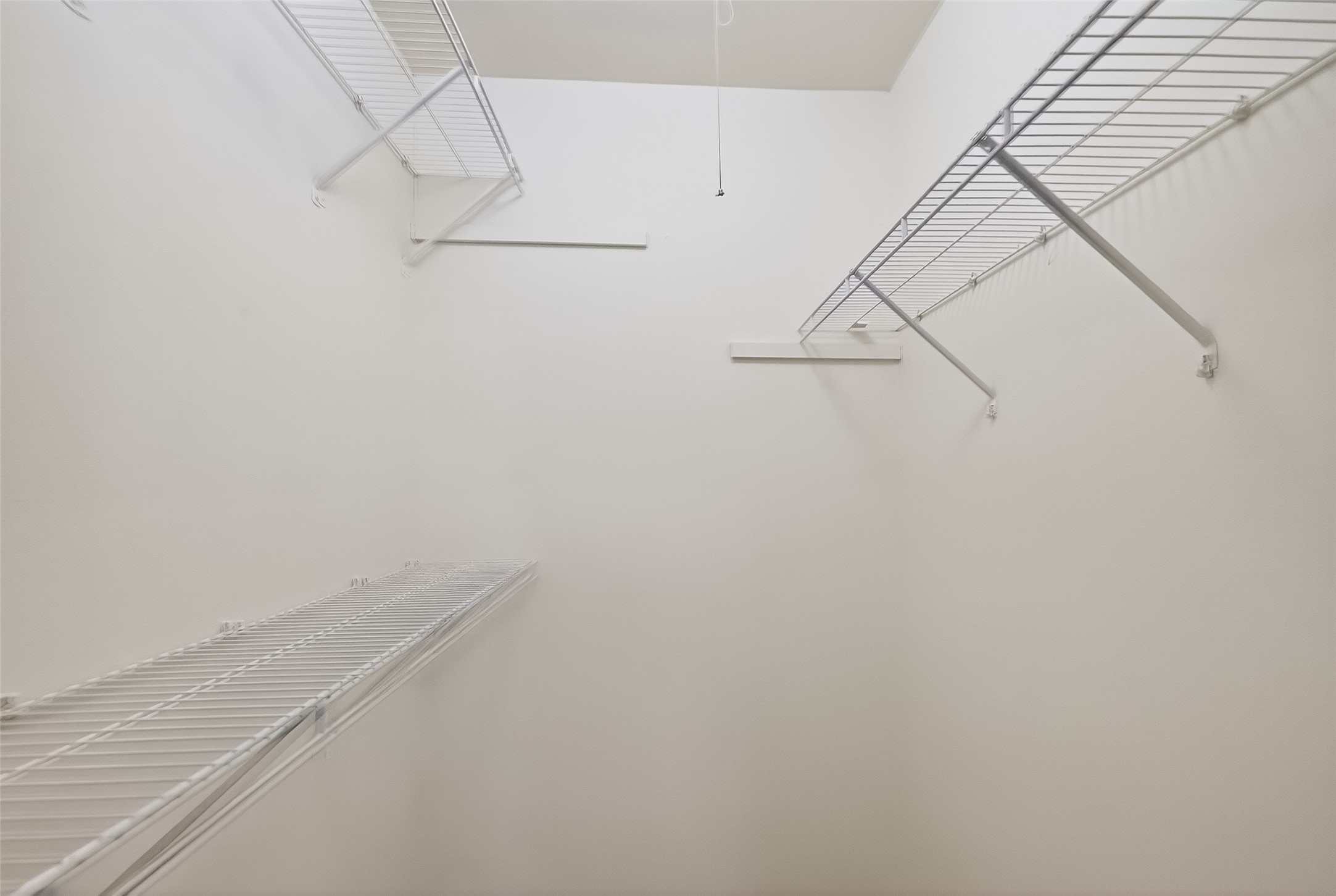 15022 Chipman Ln. Houston, TX 77060 - Photo 22 of 40 Bedroom 1 walk-in closet