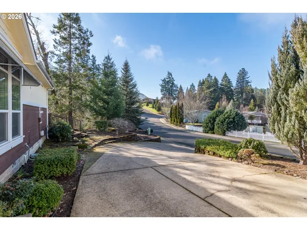 $130,000 | 490 Knoll Terrace Drive, Canyonville, OR 97417