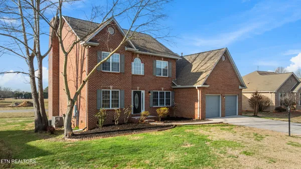 $450,000 | 7525 Saddlebrooke Drive, Knoxville, TN 37938