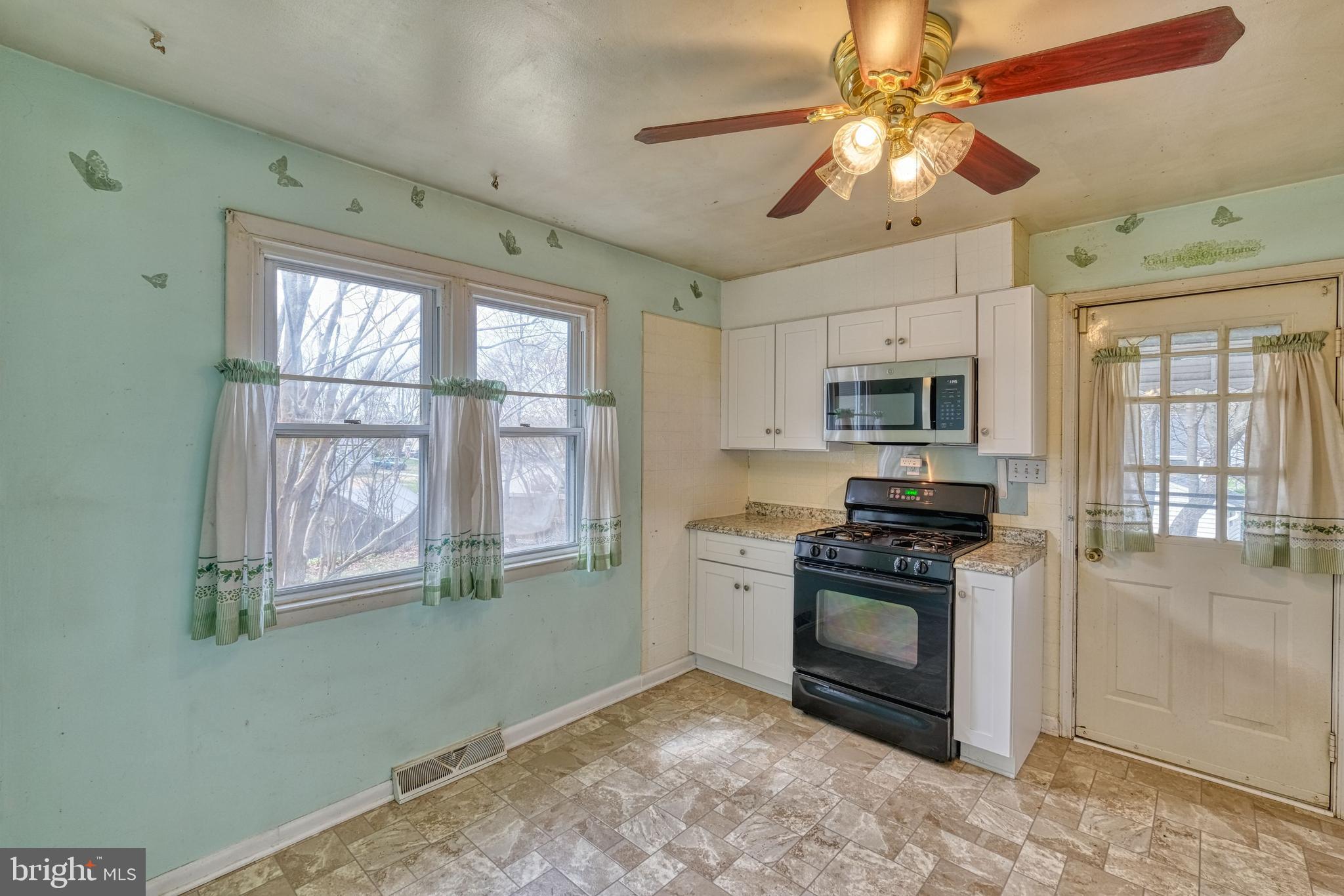 112 Charlgate Road Owings Mills, MD 21117 - Photo 3 of 30