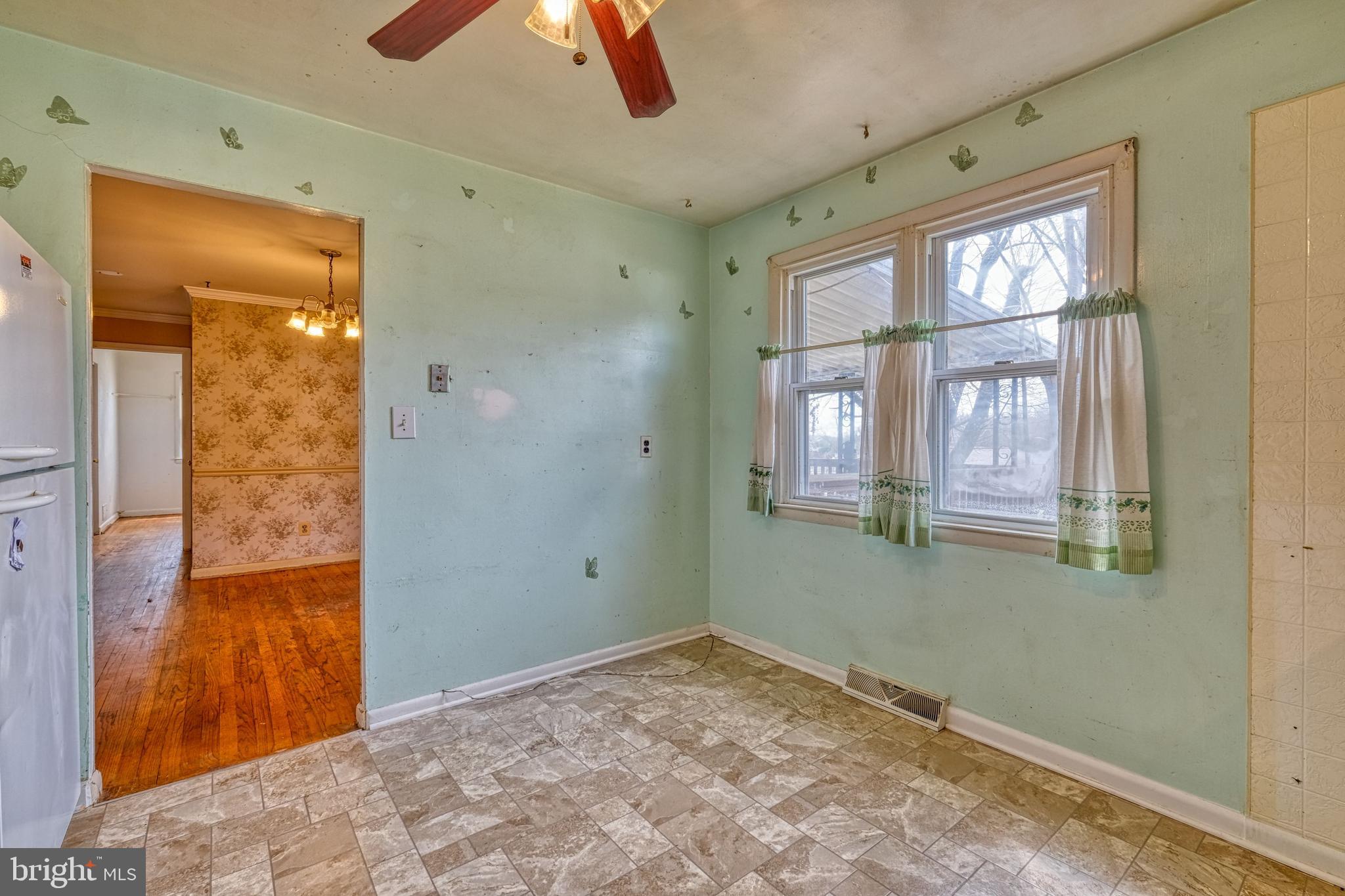 112 Charlgate Road Owings Mills, MD 21117 - Photo 4 of 30