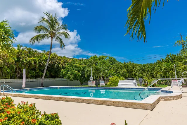 $735,000 | 130 Coco Plum Drive, Unit 402, Marathon, FL 33050