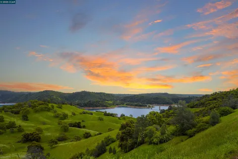 $789,000 | 2883 Chinook Way, Dorrington, CA 95223