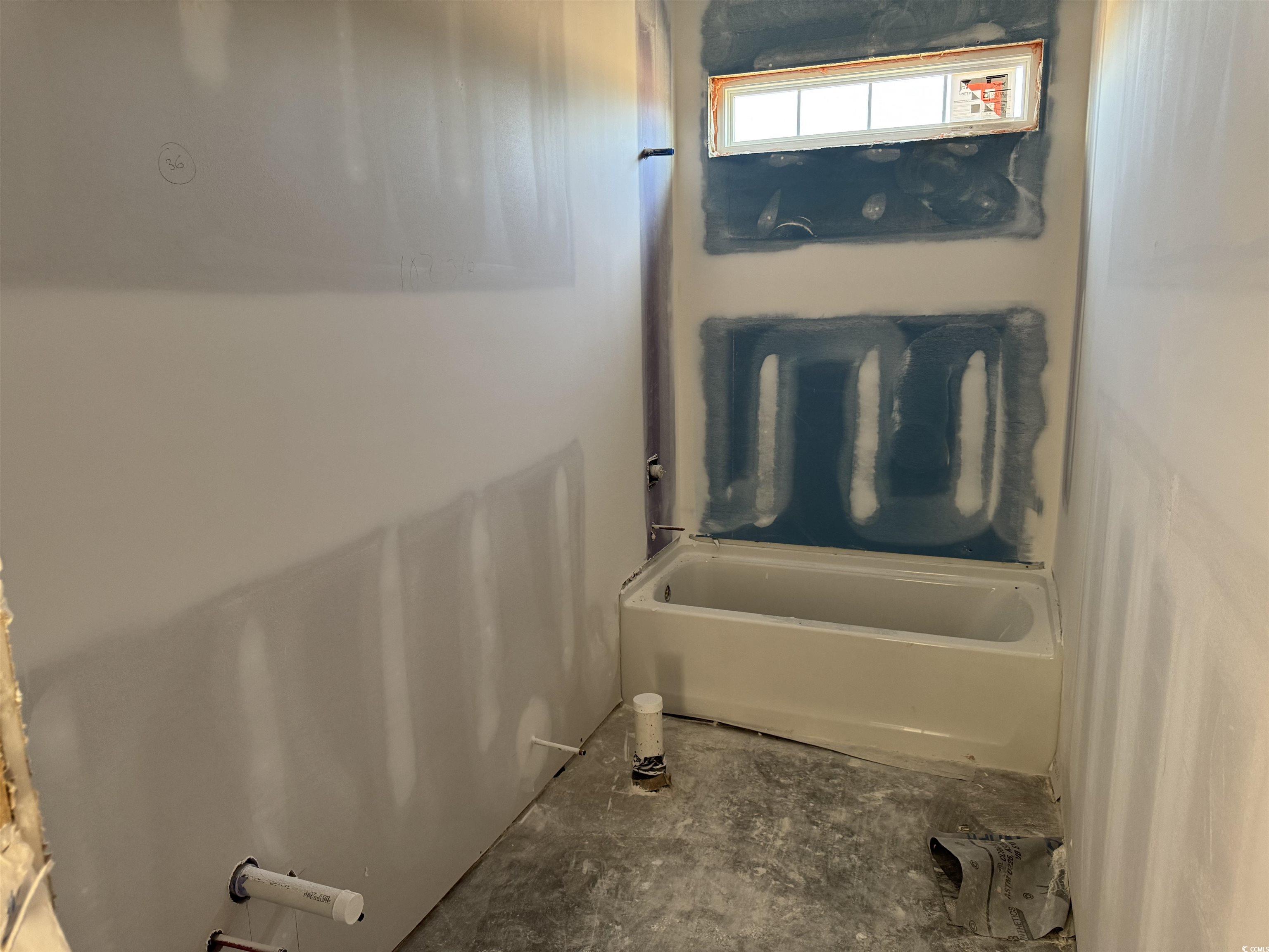 6861 Highway 804 Conway, SC 29527 - Photo 13 of 18 Full bath featuring a tub