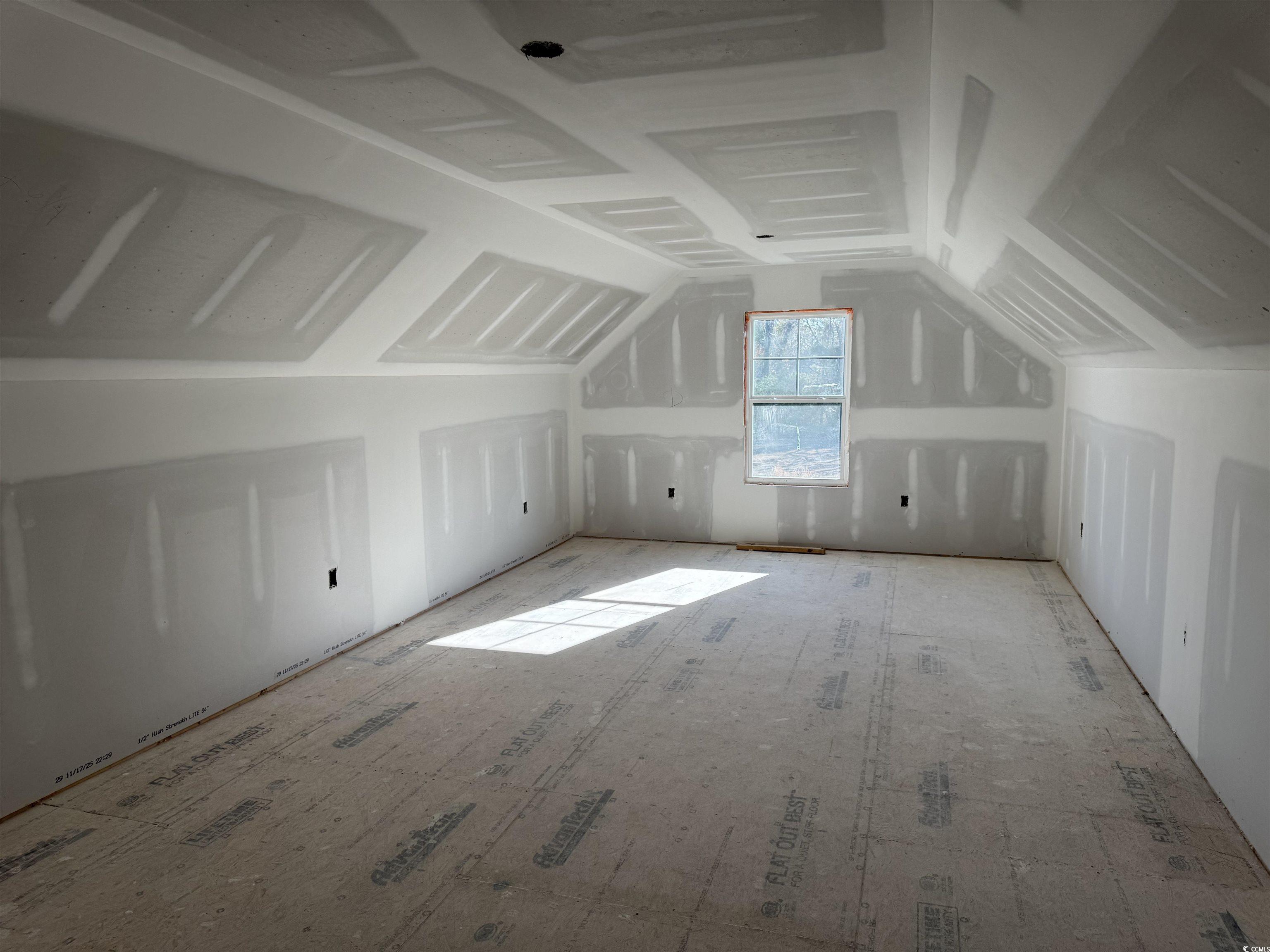 6861 Highway 804 Conway, SC 29527 - Photo 14 of 18 Bonus room featuring lofted ceiling