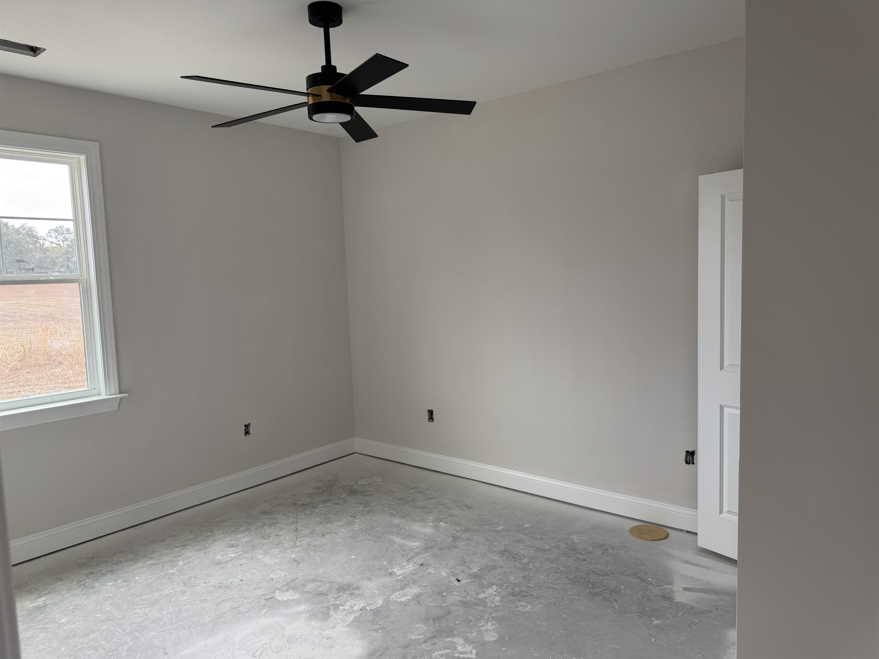 6861 Highway 804 Conway, SC 29527 - Photo 16 of 20 Additional living space with lofted ceiling and baseboards
