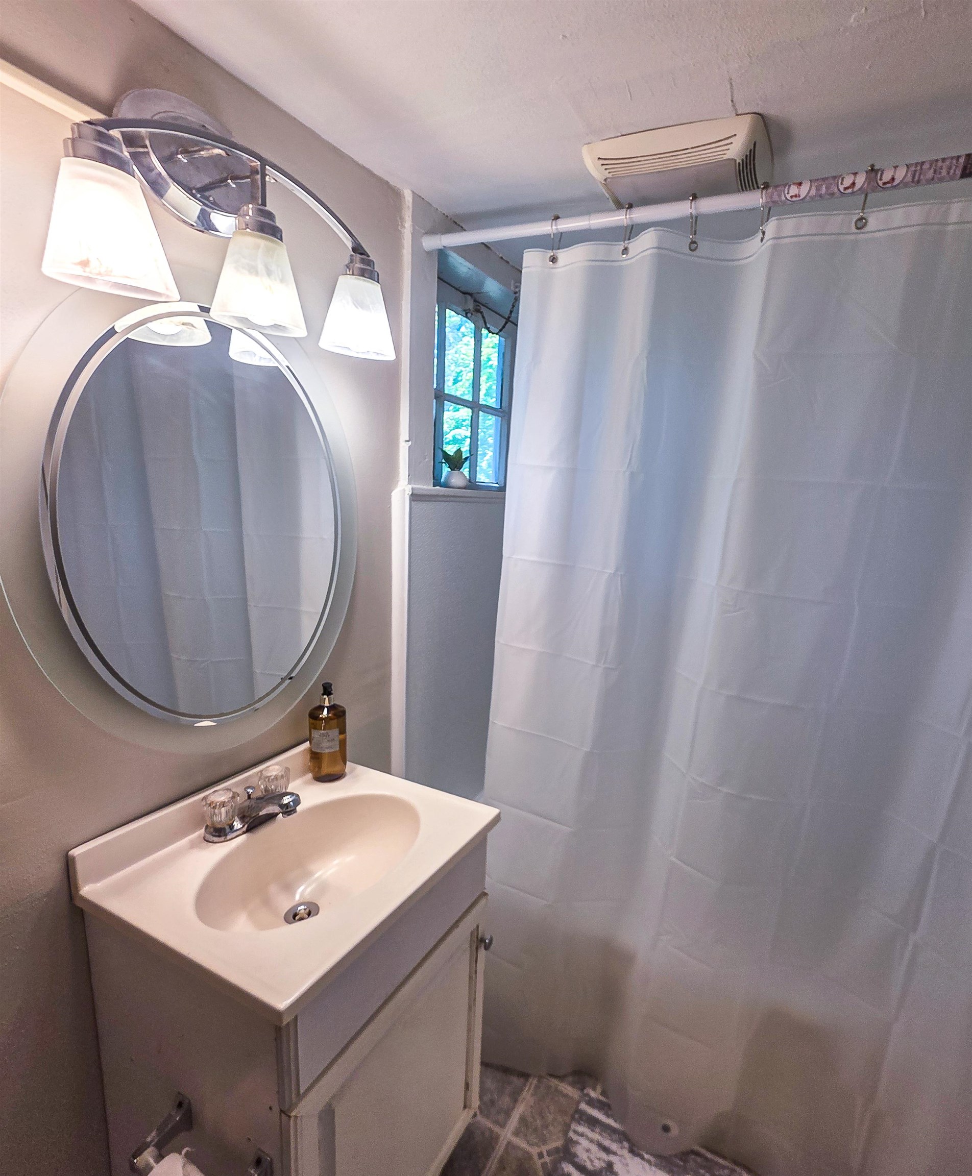98 Haverhill Road Salem, NH 03079 - Photo 19 of 27 Gallery Image 19