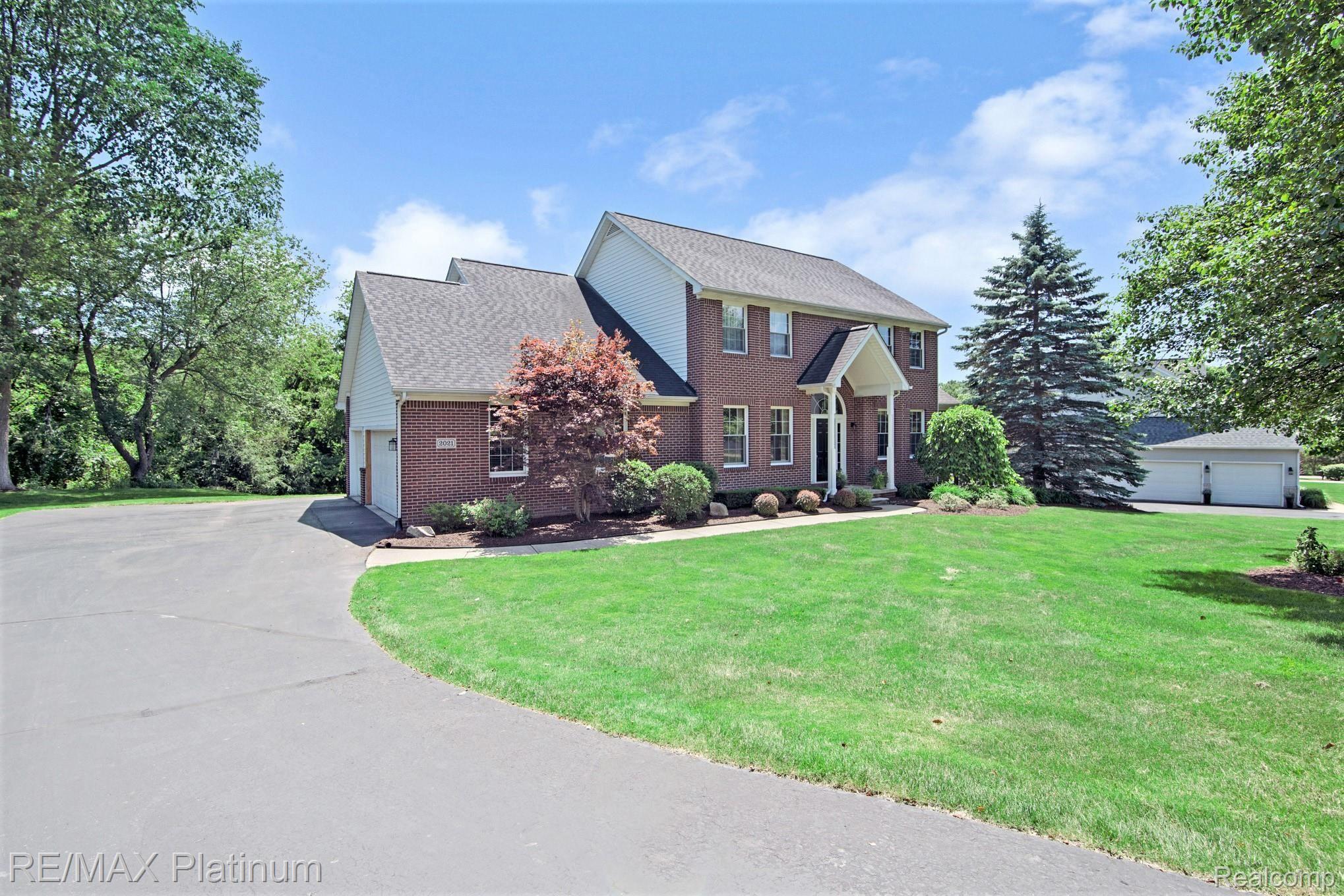 2021 Ricks Court Brighton, MI 48114 - Photo 27 of 36 3 car garage