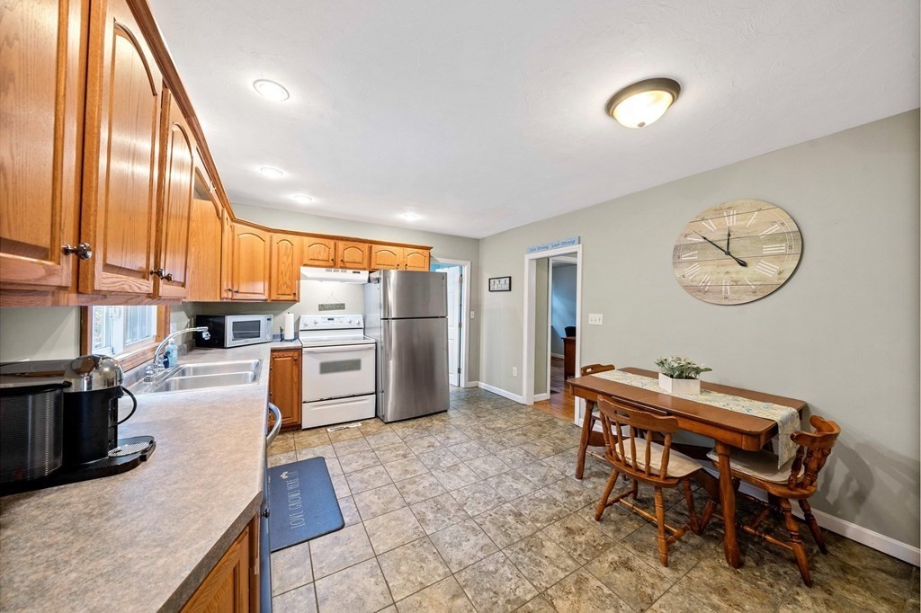 245 R Laurel Street East Bridgewater, MA 02333 - Photo 6 of 22