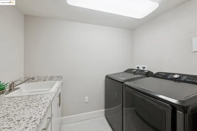 $1,295,000 | 6757 Skyview Drive, Oakland, CA 94605