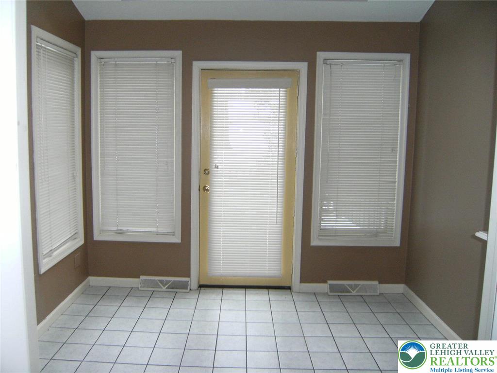 390 Fairview Street Emmaus, PA 18049 - Photo 18 of 34
