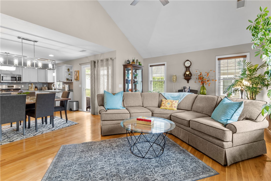 500 Mendon Road, Unit 323 Cumberland, RI 02864 - Photo 13 of 38