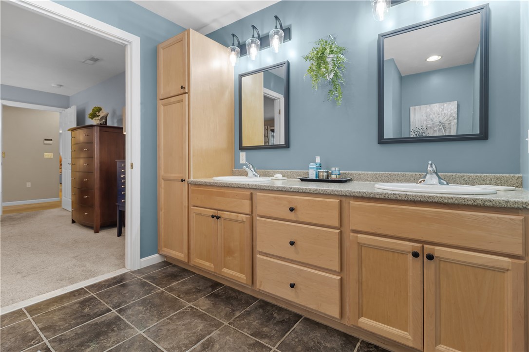 500 Mendon Road, Unit 323 Cumberland, RI 02864 - Photo 18 of 38