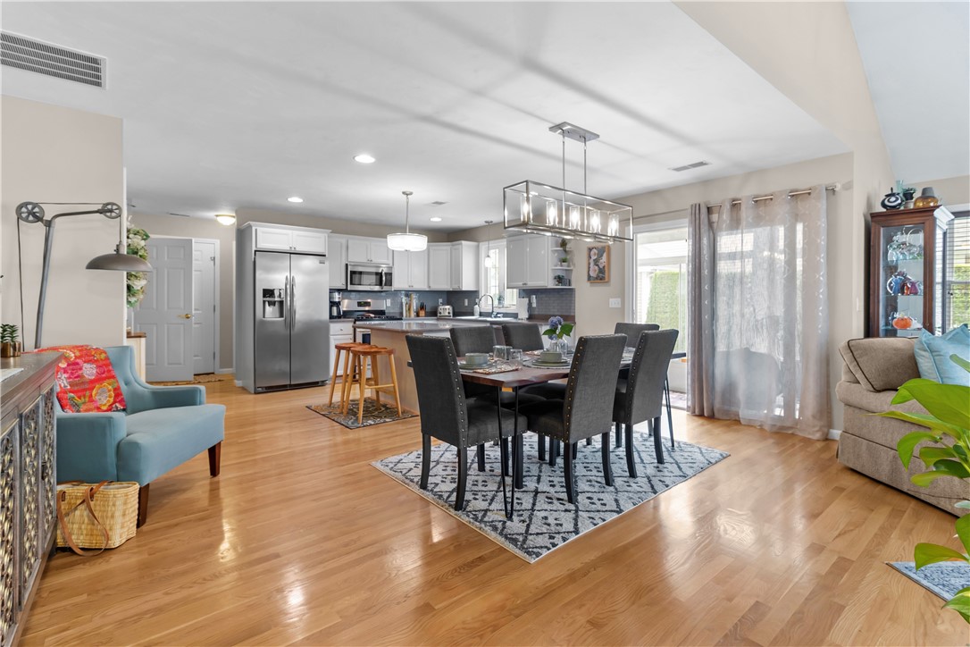 500 Mendon Road, Unit 323 Cumberland, RI 02864 - Photo 4 of 38